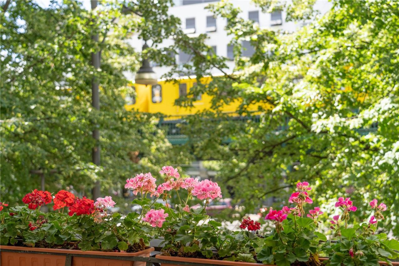 Holiday 33 Apartments Efg Schoenhauser Allee Mit Balkon Berlim Exterior foto