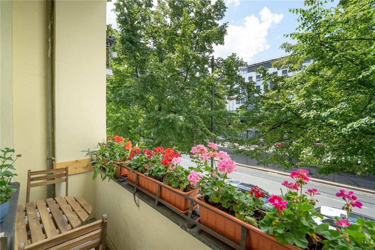 Holiday 33 Apartments Efg Schoenhauser Allee Mit Balkon Berlim Exterior foto
